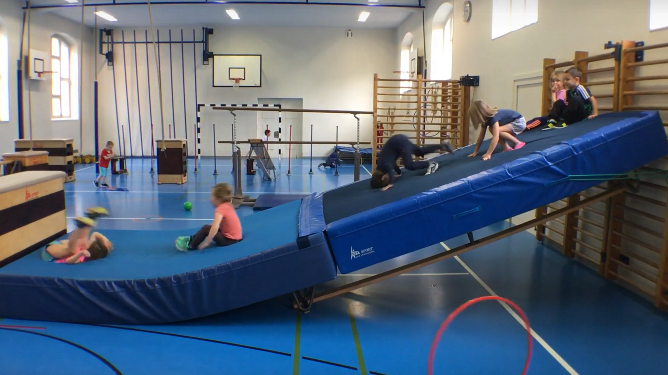 kindergarten - rollen und drehen